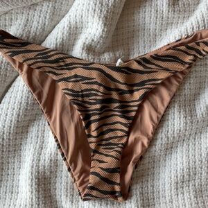 nwt aerie tiger Swim Bottoms XL